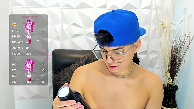 Snapshot of Sam_Daves chatting on 2, 11, 2025 Sam Daves online show from 2, 11, 2025