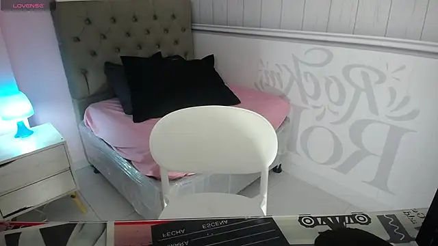 Tania Duque online show from 20, 3, 2025