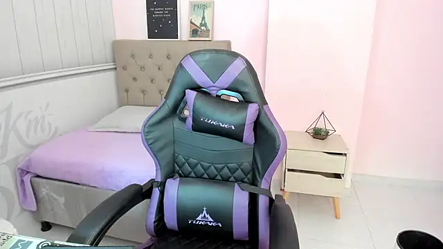 Tania Duque online show from 13, 11, 2025