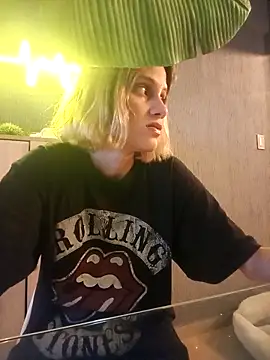 VictoriaLuxe online show from 8, 9, 2025