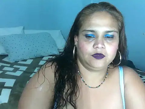 Snapshot of clover_cams1874 chatting on 13, 9, 2025 clover cams1874 online show from 13, 9, 2025
