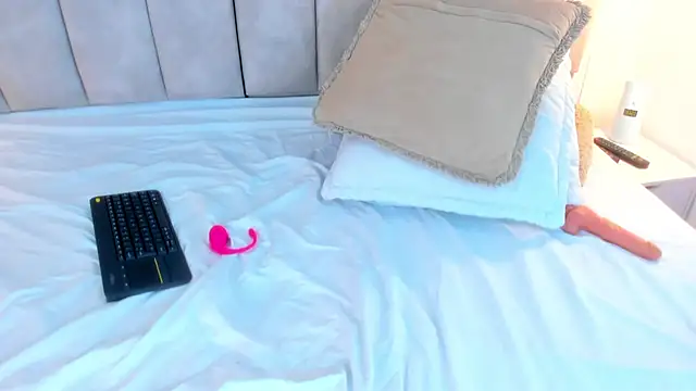 Snapshot of Sofiia_Rossee_ chatting on 14, 3, 2025 Sofiia Rossee online show from 14, 3, 2025