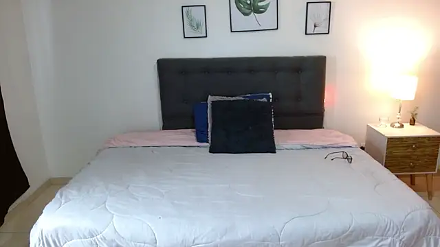 mia velvet1 online show from 26, 11, 2025