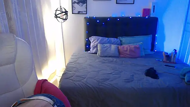 Rose Thompson1 online show from 23, 11, 2025