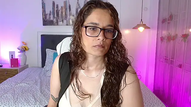 Snapshot of Rose_Thompson1 chatting on 17, 5, 2026 Rose Thompson1 online show from 17, 5, 2026