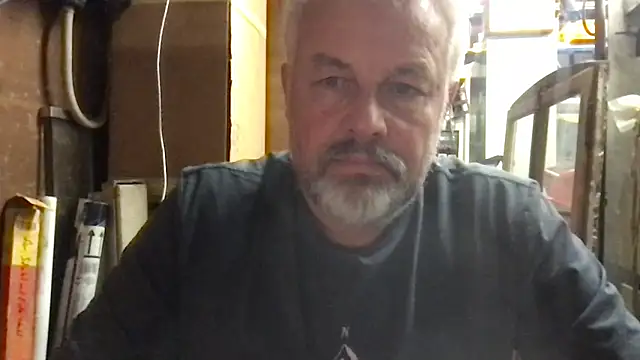 Snapshot of Berg_Boy chatting on 17, 10, 2025 Berg Boy online show from 17, 10, 2025