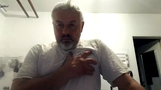 Snapshot of Berg_Boy chatting on 22, 10, 2025 Berg Boy online show from 22, 10, 2025