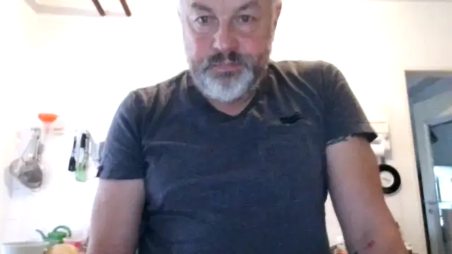 Snapshot of Berg_Boy chatting on 2, 11, 2025 Berg Boy online show from 2, 11, 2025