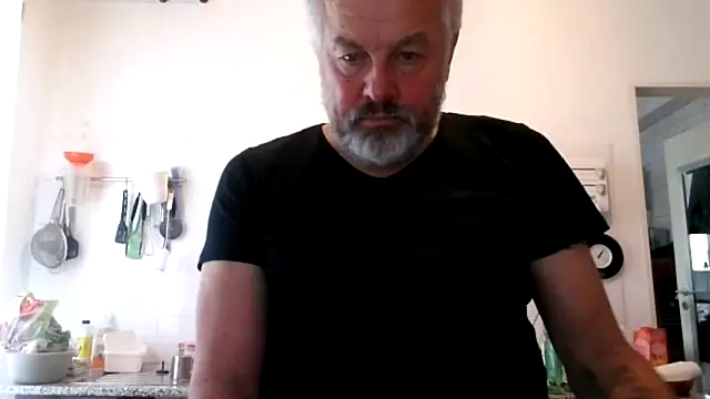 Snapshot of Berg_Boy chatting on 24, 11, 2025 Berg Boy online show from 24, 11, 2025