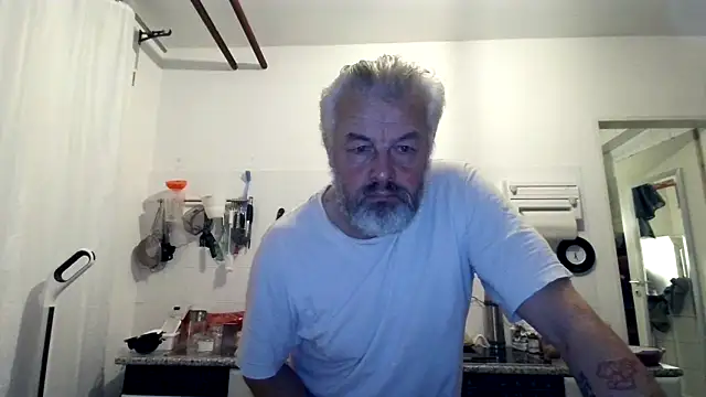 Snapshot of Berg_Boy chatting on 19, 12, 2025 Berg Boy online show from 19, 12, 2025