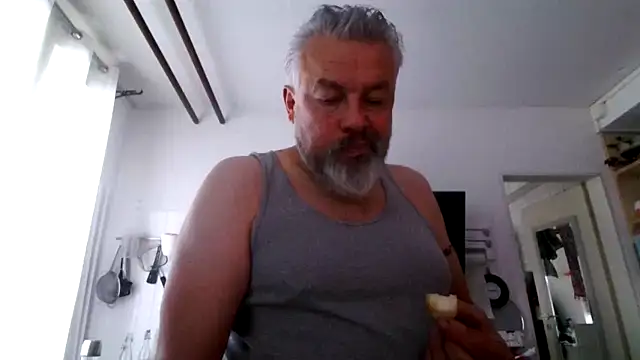 Snapshot of Berg_Boy chatting on 1, 2, 2026 Berg Boy online show from 1, 2, 2026