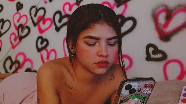 Snapshot of kityy_playful chatting on 25, 10, 2025 kityy playful online show from 25, 10, 2025