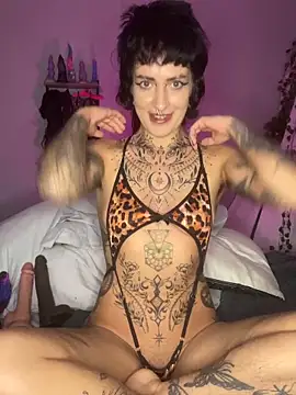 Snapshot of littleinkedblaise666 chatting on 16, 6, 2026 littleinkedblaise666 online show from 16, 6, 2026