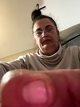 Snapshot of tttttyta chatting on 28, 10, 2025 tttttyta online show from 28, 10, 2025