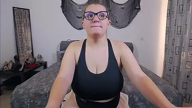 Snapshot of SharronAlexa chatting on 1, 11, 2025 SharronAlexa online show from 1, 11, 2025