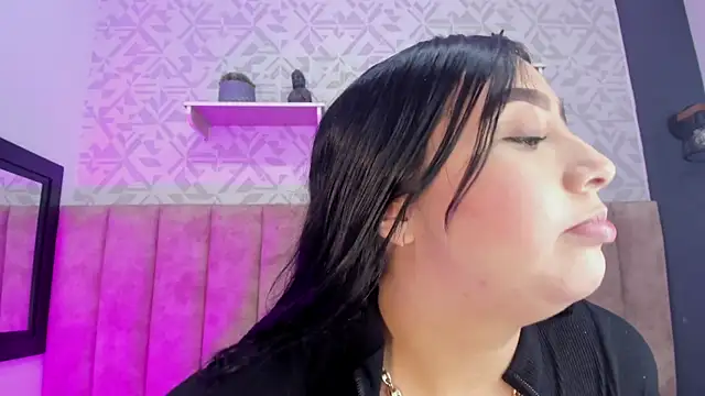 Snapshot of MelinaCruz chatting on 8, 11, 2025 MelinaCruz online show from 8, 11, 2025