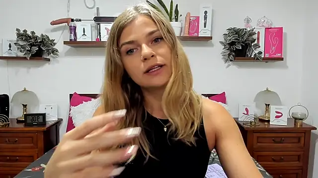 Snapshot of HaleyReedme chatting on 15, 9, 2025 HaleyReedme online show from 15, 9, 2025