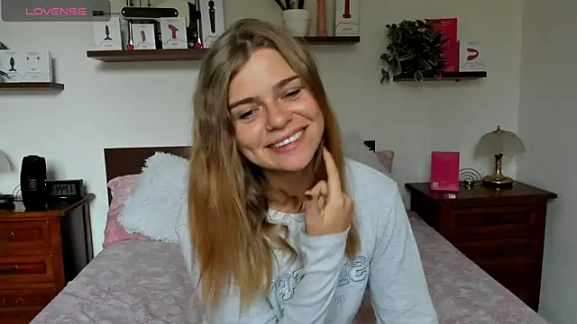 Snapshot of HaleyReedme chatting on 26, 9, 2025 HaleyReedme online show from 26, 9, 2025