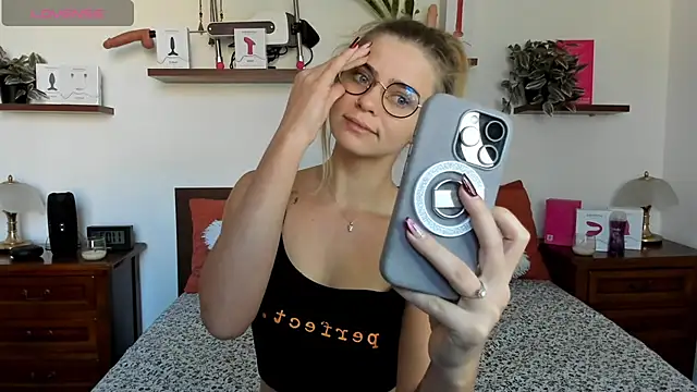 Snapshot of HaleyReedme chatting on 9, 10, 2025 HaleyReedme online show from 9, 10, 2025