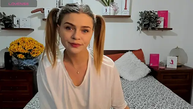 Snapshot of HaleyReedme chatting on 31, 10, 2025 HaleyReedme online show from 31, 10, 2025