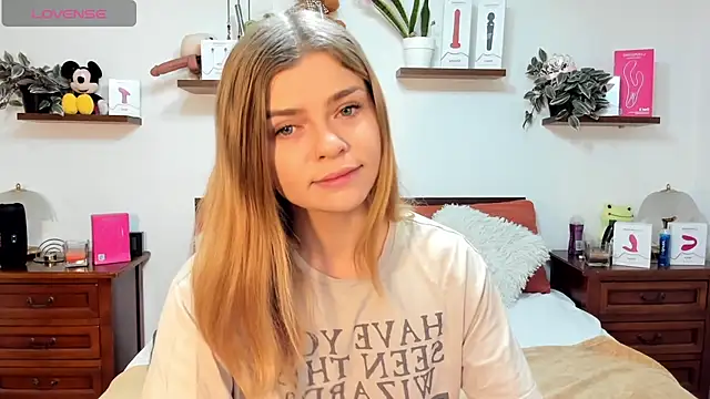 Snapshot of HaleyReedme chatting on 14, 11, 2025 HaleyReedme online show from 14, 11, 2025