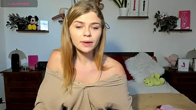 Snapshot of HaleyReedme chatting on 18, 11, 2025 HaleyReedme online show from 18, 11, 2025