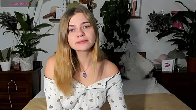 Snapshot of HaleyReedme chatting on 20, 11, 2025 HaleyReedme online show from 20, 11, 2025