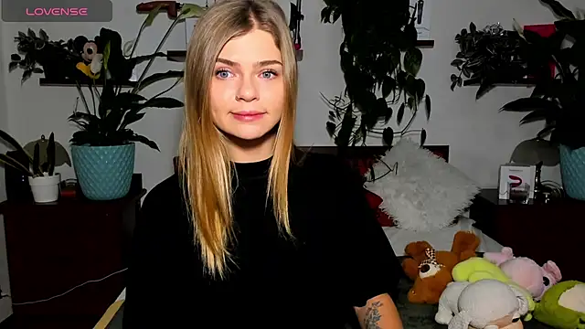 Snapshot of HaleyReedme chatting on 24, 11, 2025 HaleyReedme online show from 24, 11, 2025