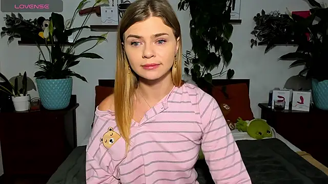 Snapshot of HaleyReedme chatting on 25, 11, 2025 HaleyReedme online show from 25, 11, 2025