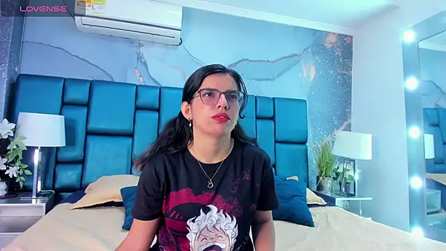 Snapshot of JulietSofia chatting on 22, 3, 2025 JulietSofia online show from 22, 3, 2025