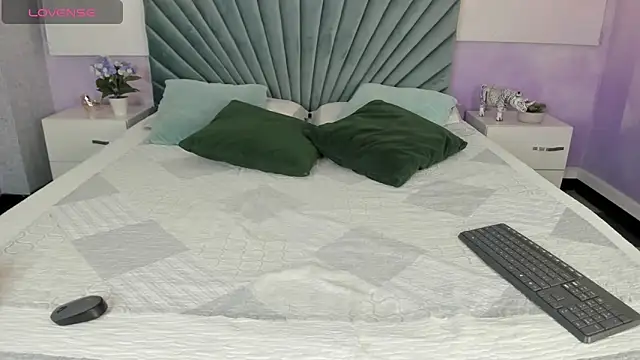 Snapshot of JulietSofia chatting on 16, 9, 2025 JulietSofia online show from 16, 9, 2025
