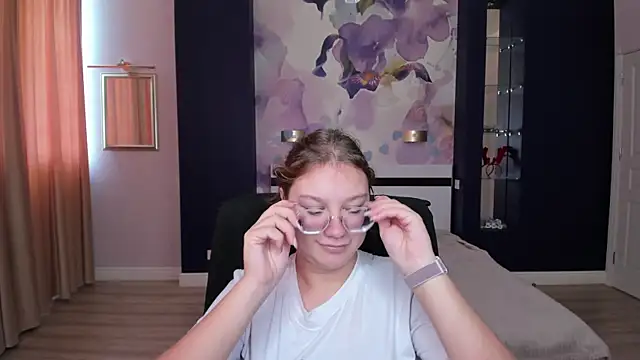 AngelinaLow online show from 25, 9, 2025