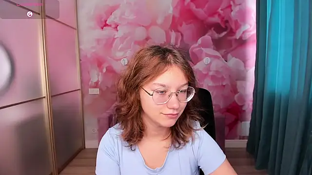 AngelinaLow online show from 26, 10, 2025