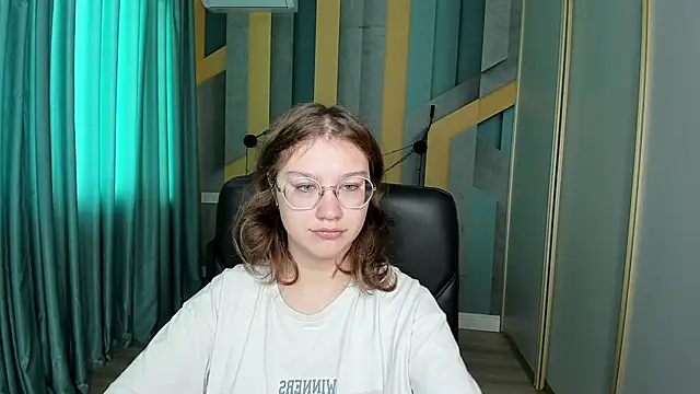 AngelinaLow online show from 30, 10, 2025