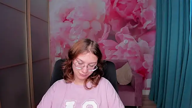 AngelinaLow online show from 4, 11, 2025