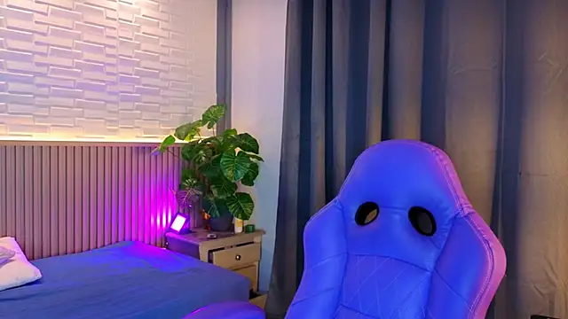 TiffanyWalk online show from 8, 11, 2025