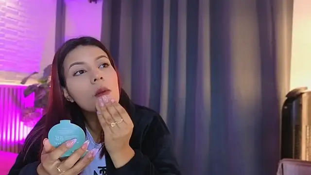 TiffanyWalk online show from 15, 12, 2025