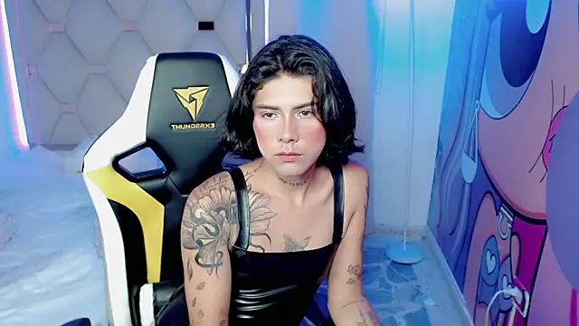 Snapshot of Zion_Moore chatting on 12, 3, 2025 Zion Moore online show from 12, 3, 2025