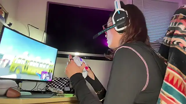 Snapshot of SpaceCowWhore chatting on 9, 9, 2025 SpaceCowWhore online show from 9, 9, 2025