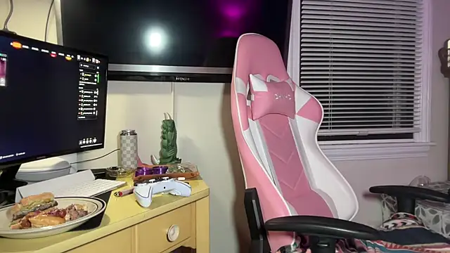 Snapshot of SpaceCowWhore chatting on 1, 10, 2025 SpaceCowWhore online show from 1, 10, 2025