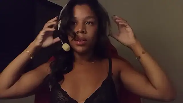 Snapshot of cammydebora chatting on 2, 10, 2025 cammydebora online show from 2, 10, 2025