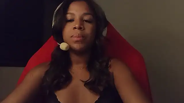 Snapshot of cammydebora chatting on 7, 10, 2025 cammydebora online show from 7, 10, 2025