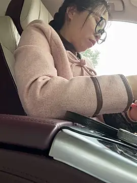 Snapshot of aa520uv chatting on 6, 11, 2025 aa520uv online show from 6, 11, 2025