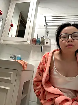 Snapshot of aa520uv chatting on 11, 11, 2025 aa520uv online show from 11, 11, 2025