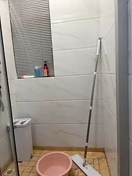 Snapshot of aa520uv chatting on 19, 11, 2025 aa520uv online show from 19, 11, 2025