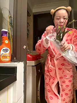 Snapshot of aa520uv chatting on 2, 12, 2025 aa520uv online show from 2, 12, 2025