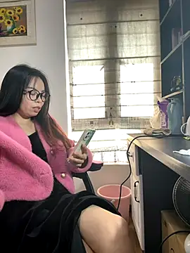 Snapshot of aa520uv chatting on 4, 12, 2025 aa520uv online show from 4, 12, 2025