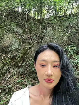 Snapshot of linger-23 chatting on 22, 9, 2025 linger-23 online show from 22, 9, 2025