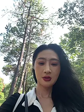 Snapshot of linger-23 chatting on 1, 10, 2025 linger-23 online show from 1, 10, 2025