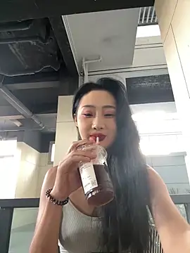 Snapshot of linger-23 chatting on 7, 10, 2025 linger-23 online show from 7, 10, 2025